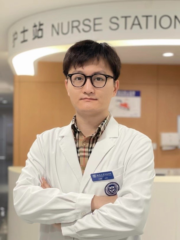 王成源_北京大学国际医院整形外科双眼皮修复专家
